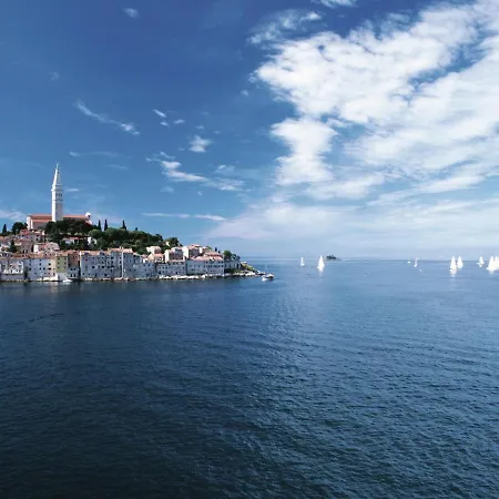 Tatil Evi Spacious Near Sea In