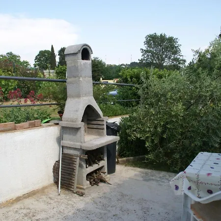 Spacious Near Sea In *