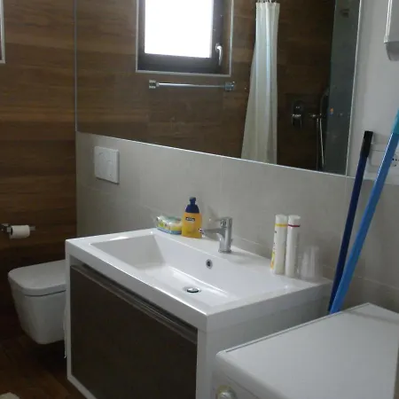 Spacious Near Sea In
