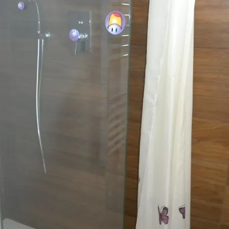 Tatil Evi Spacious Near Sea In *